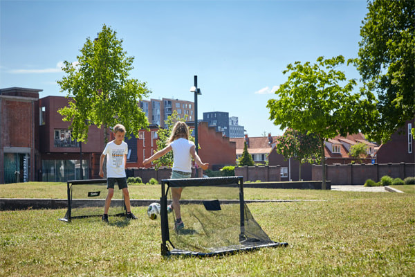 Wie spelen er tegen elkaar?