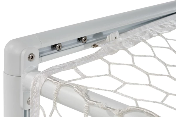 Geen ruimte voor een bal tussen net en frame