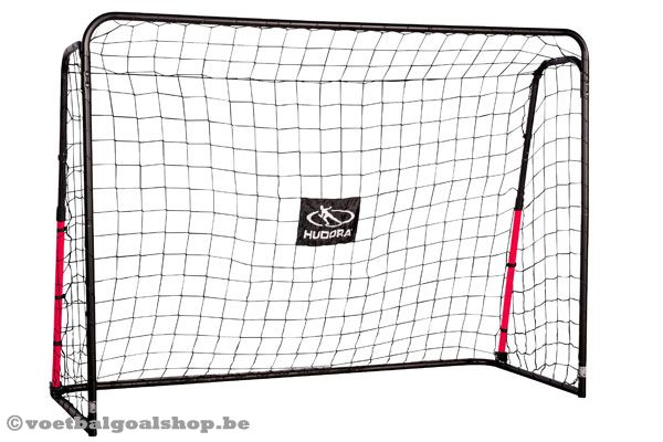 Het net is waterbestendig en het frame is gepoedercoate.